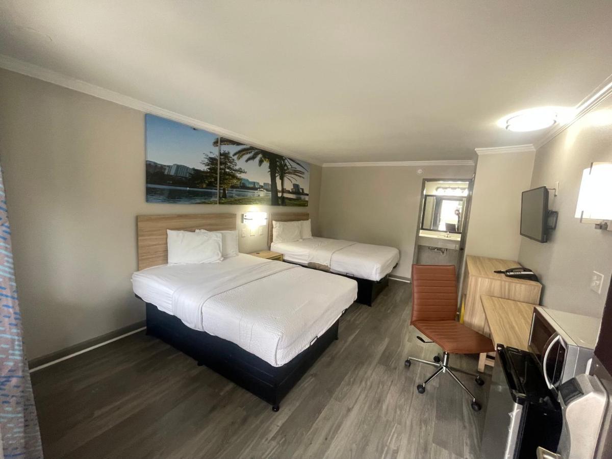 Double Room with Two Double Beds - Non-Smoking