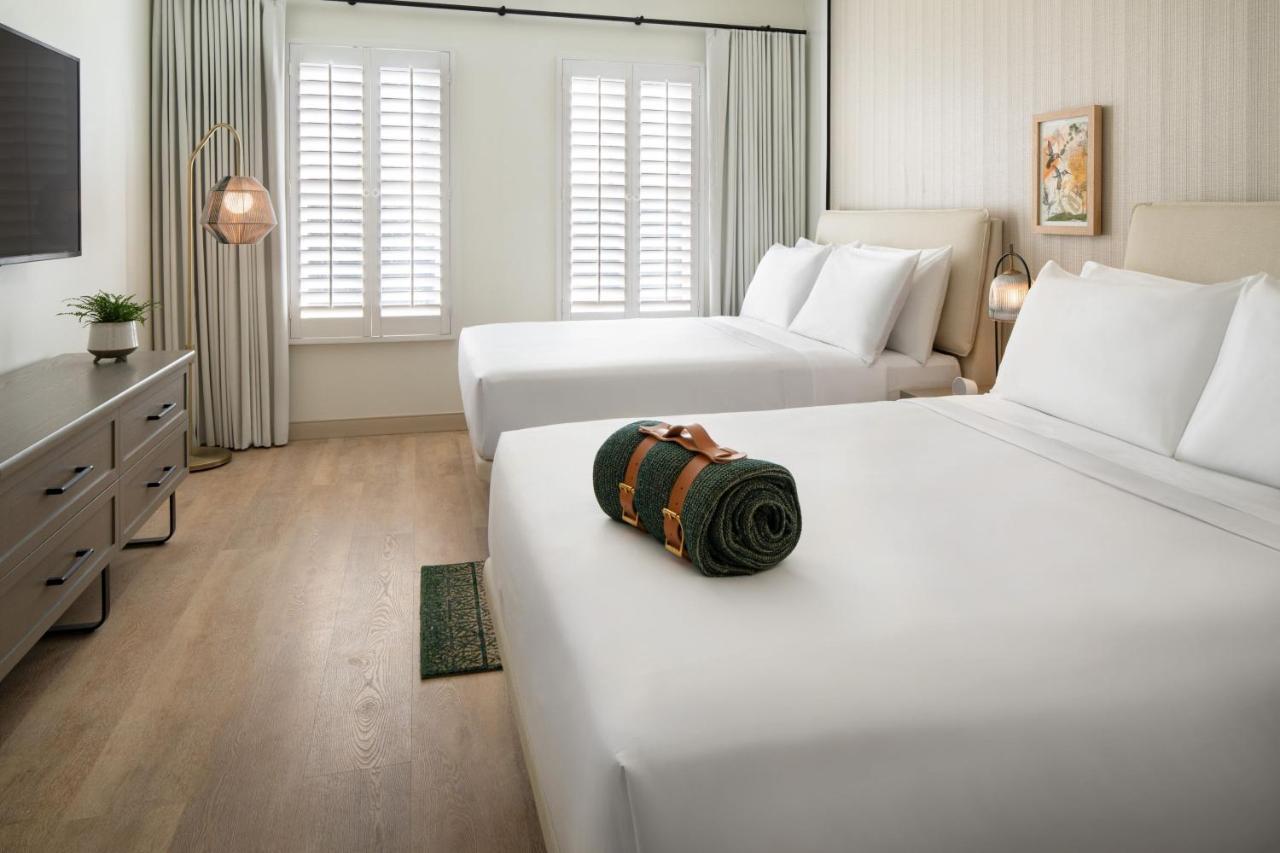 One-Bedroom Standard Suite