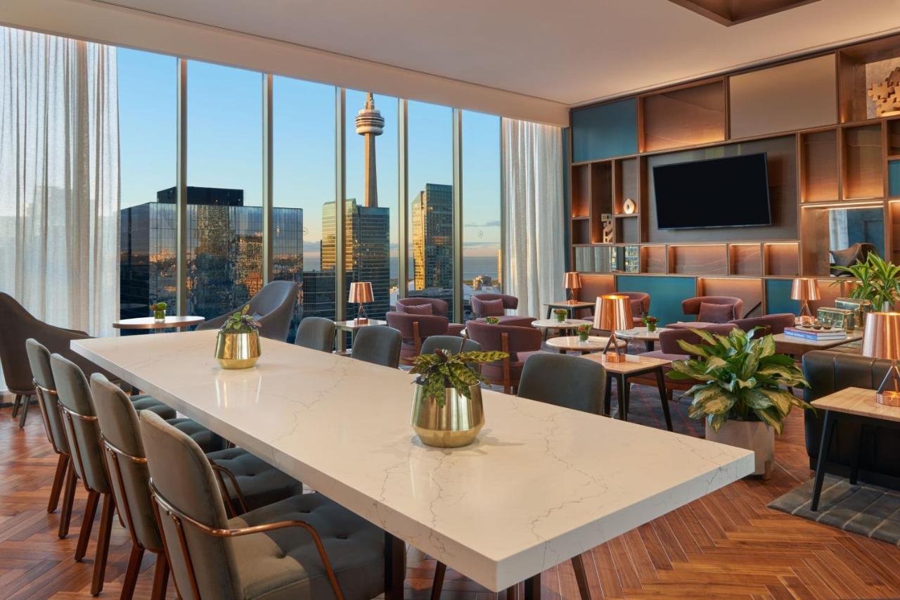 Premium Zimmer mit 1 Queensize-Bett und Zugang zur Club Lounge