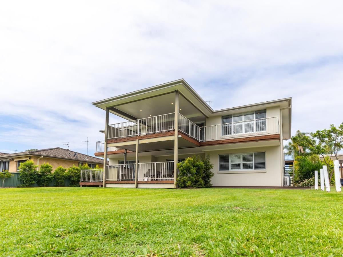 3 Bedroom Lakeview Villa