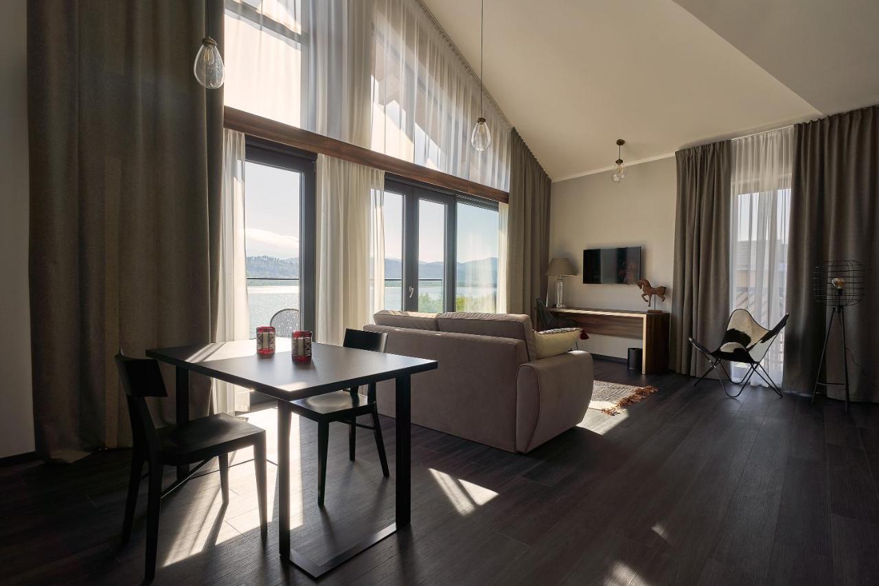 Master Suite Plus with a view on the lake and mountains