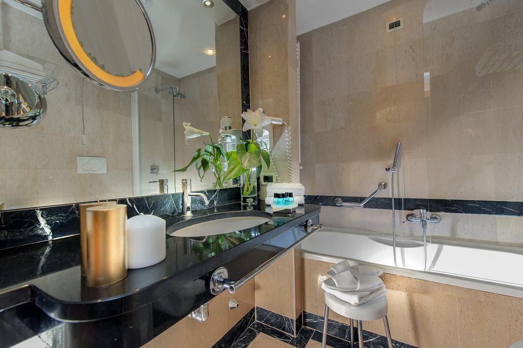 Superior Double or Twin Room Terrace