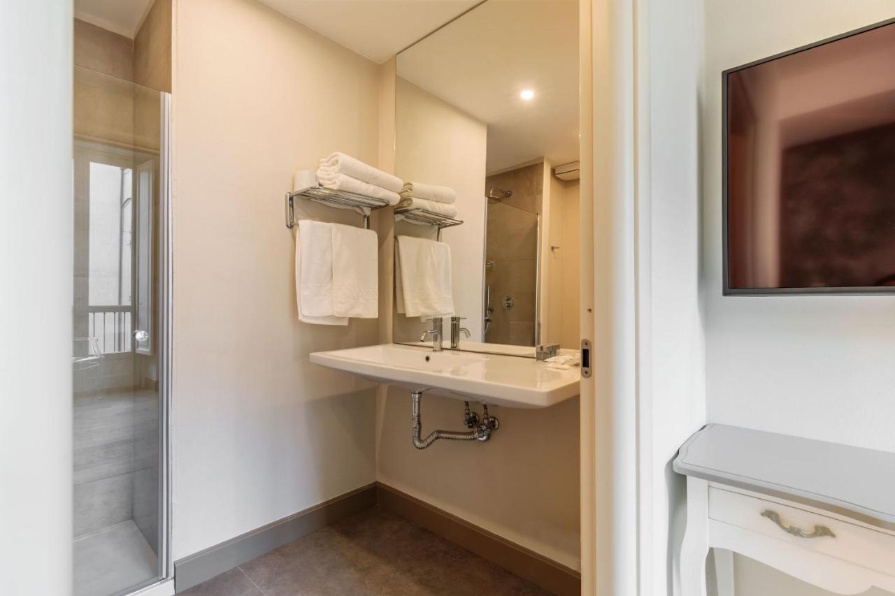 Quadruple Room Private Bathroom