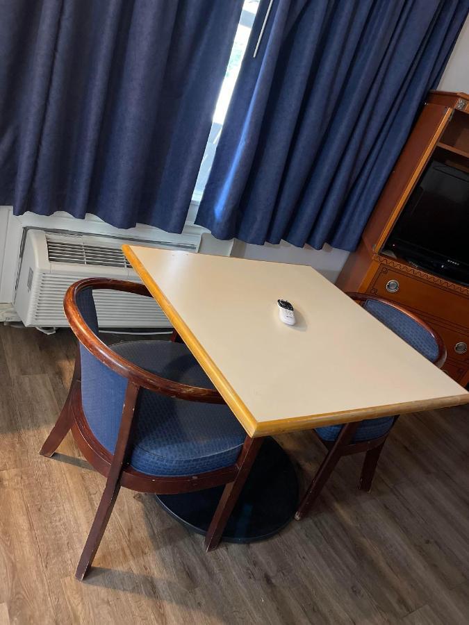 Standard King Room Non-Smoking