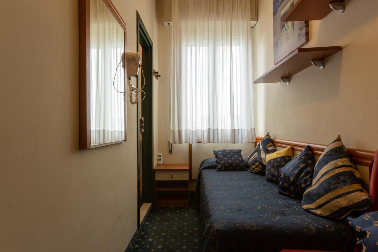 Small Single Room