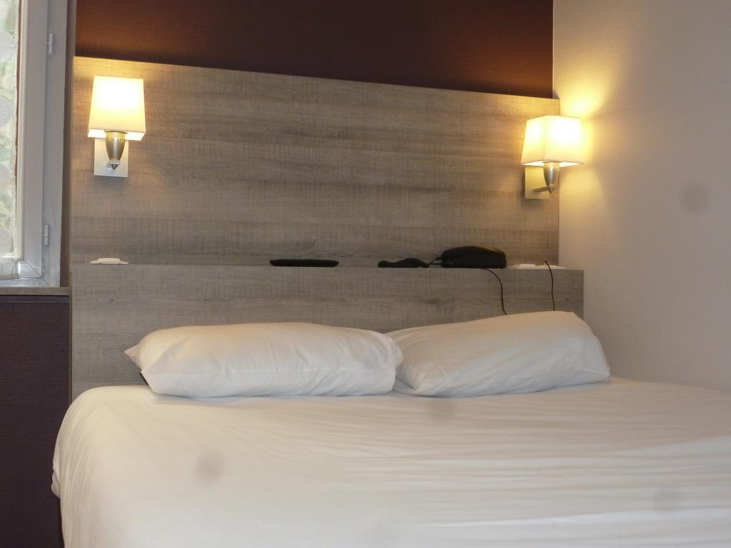 Two Adjoining Rooms,141346062:JPEG