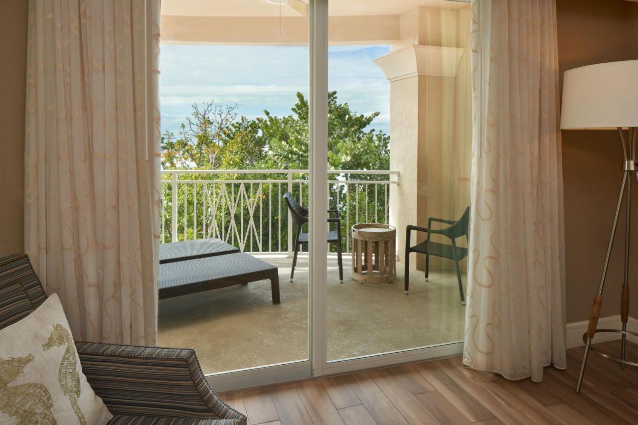 Bay Front Suite, 1 Bedroom Suite, 1 King, Sofa bed, Balcony