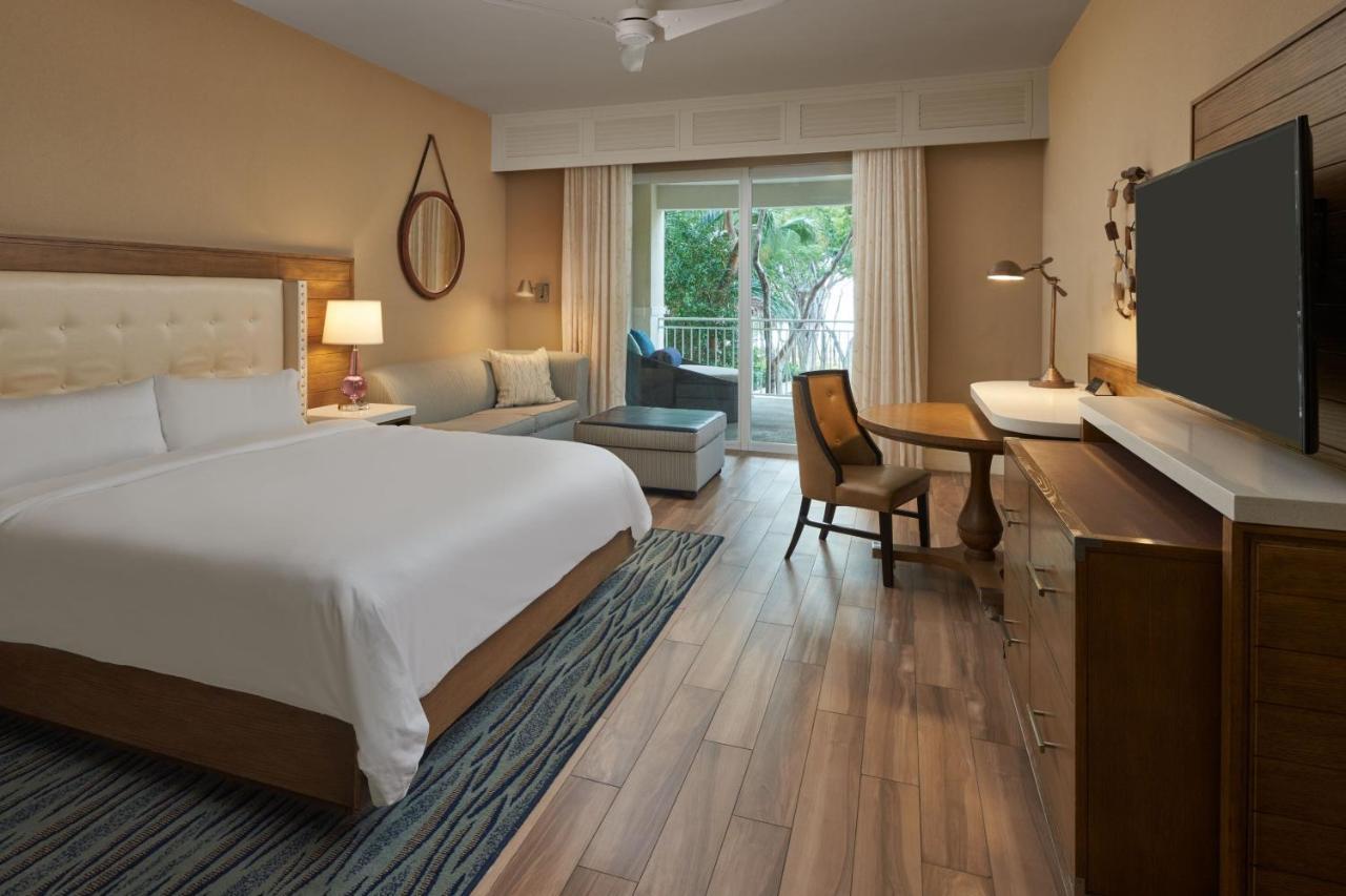 Partial Bay View Guest room 1 King Balcony