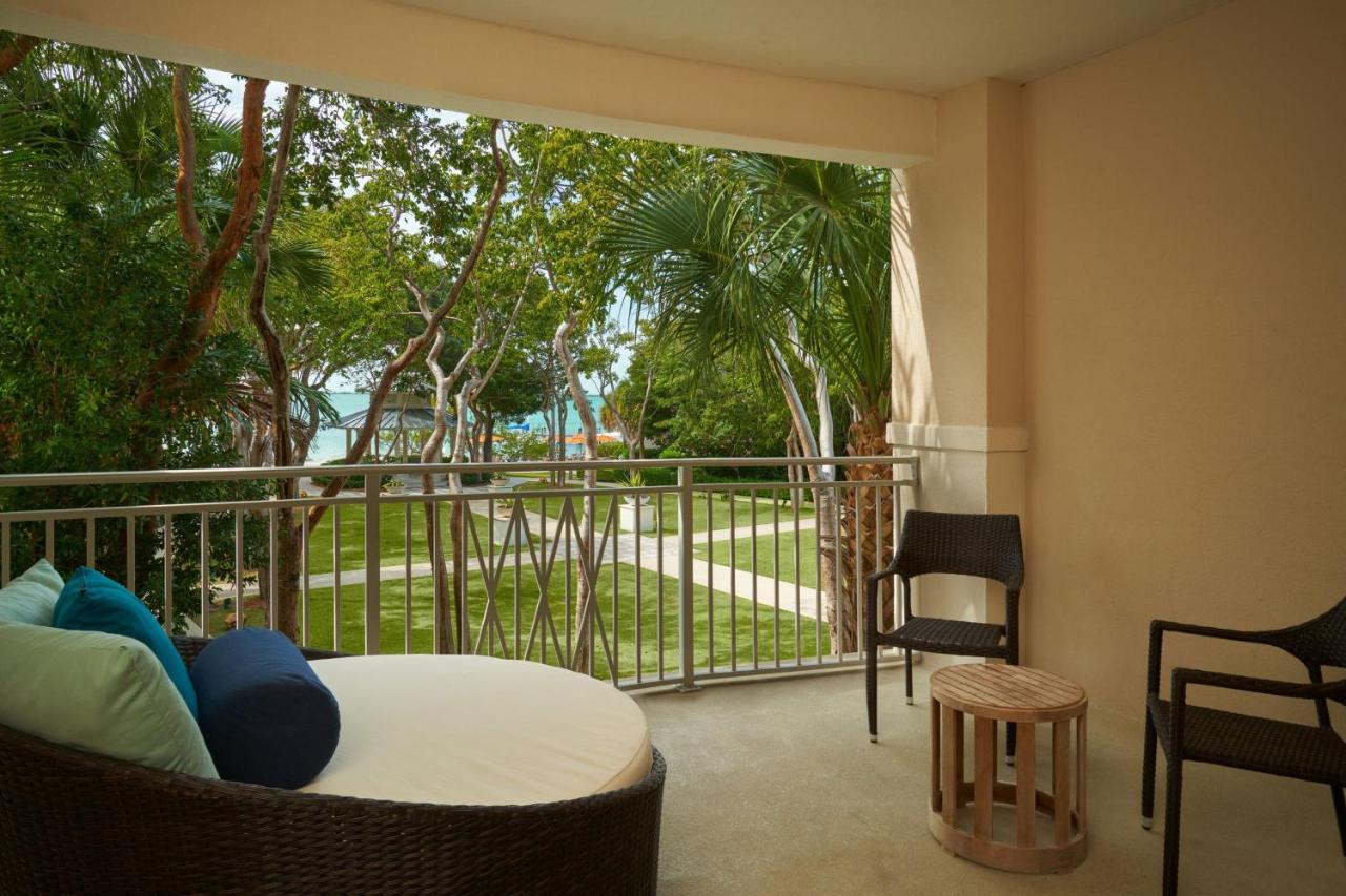Partial Bay View Guest room 1 King Balcony