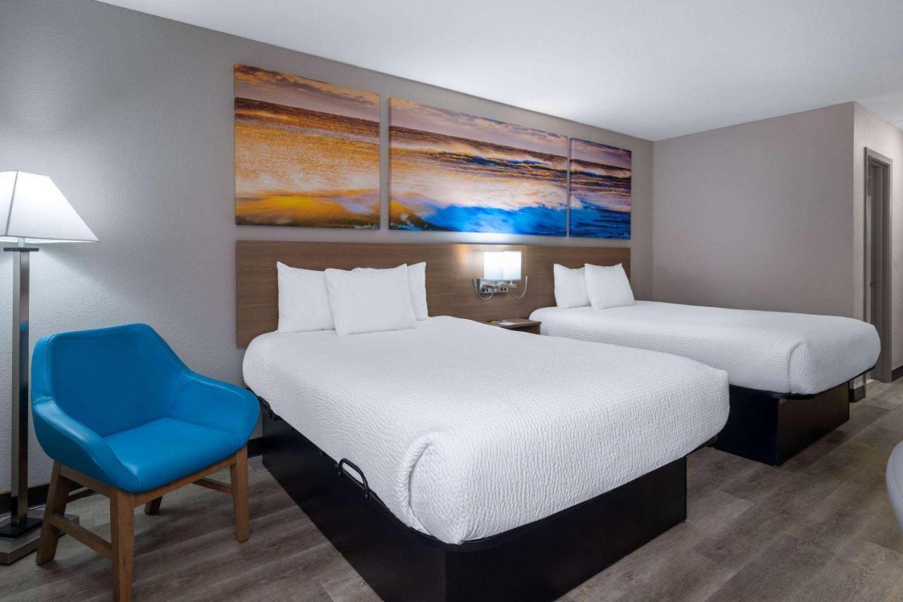 Queen Room with Two Queen Beds - Non-Smoking