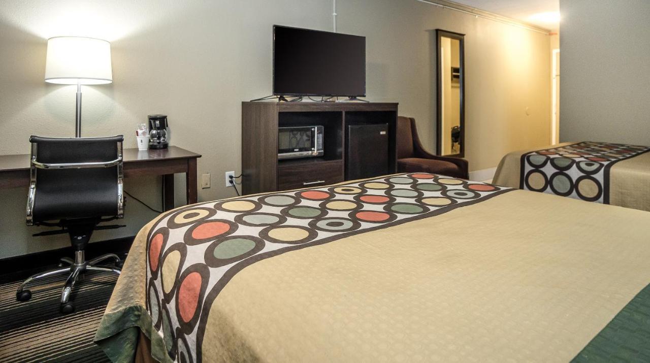 Queen Room Two Queen Beds Non-Smoking
