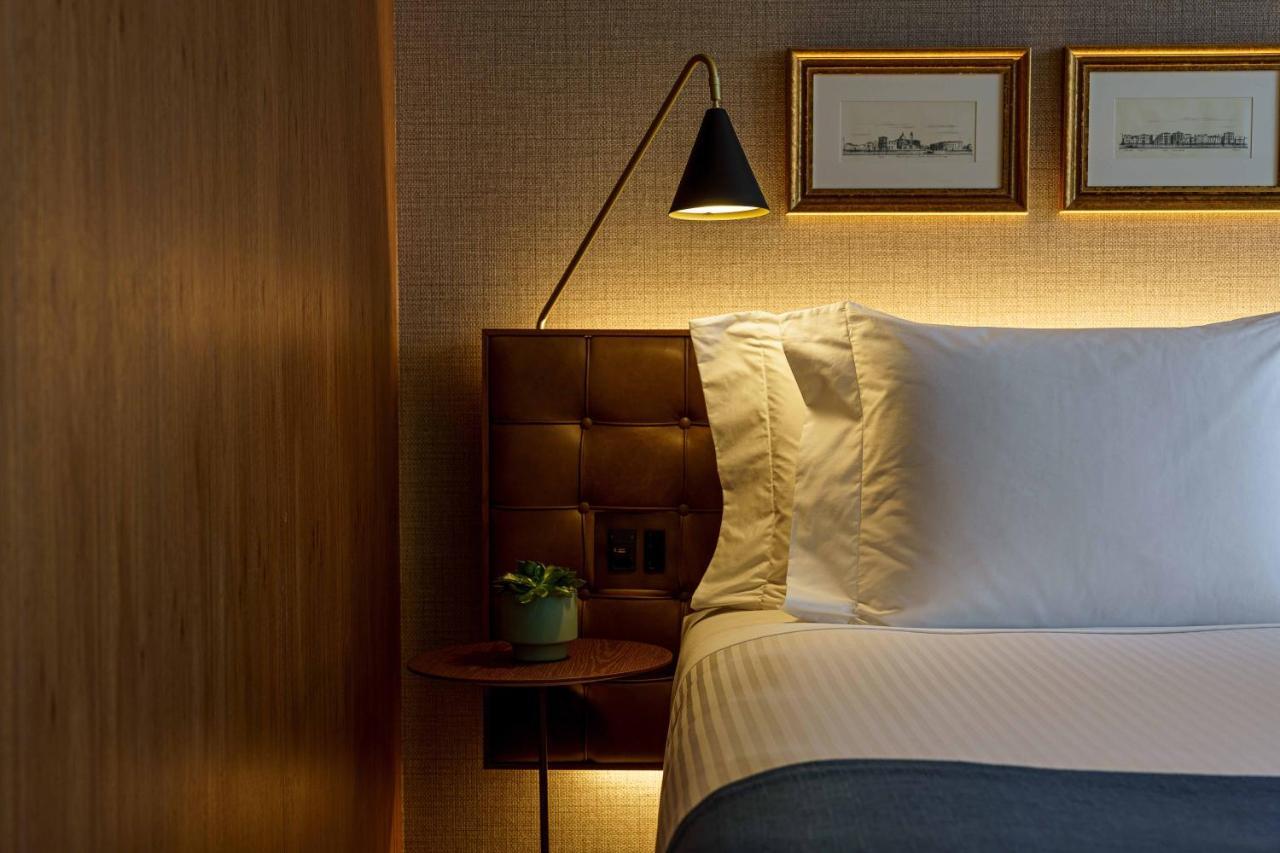 Junior Suite,1418297697:JPEG