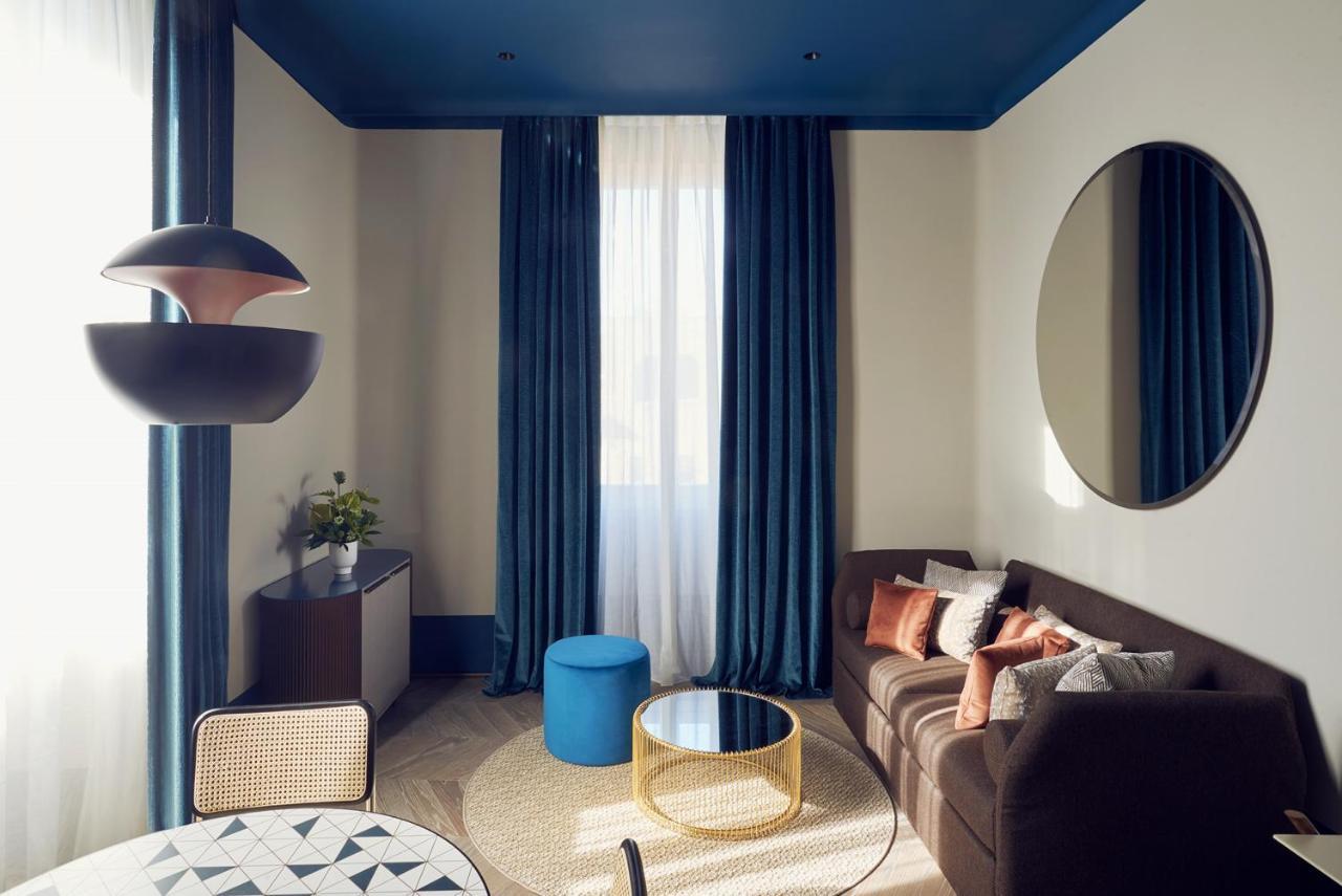 Deluxe King Suite,1369689704:JPEG