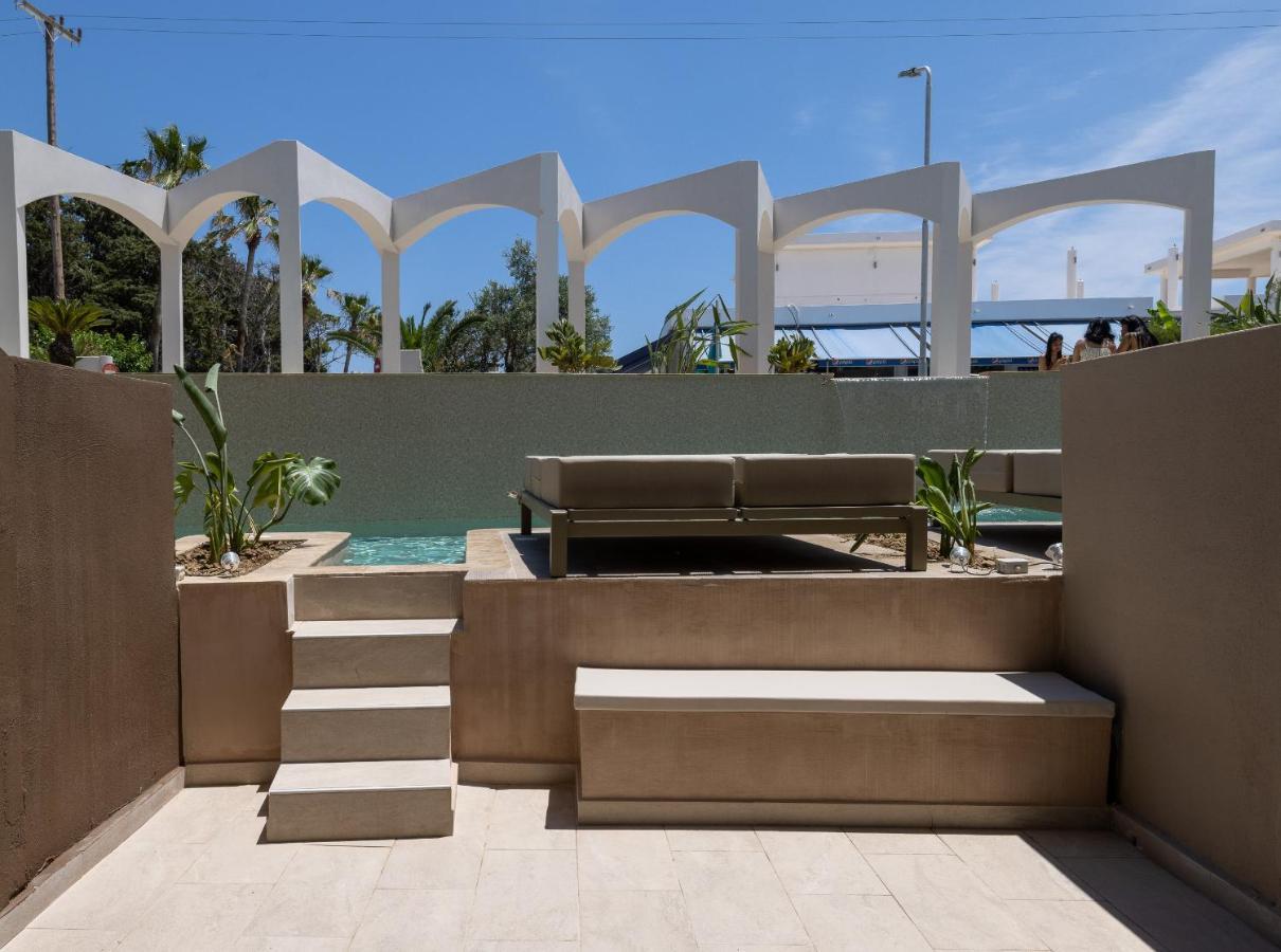 Swim up Ground Floor Room