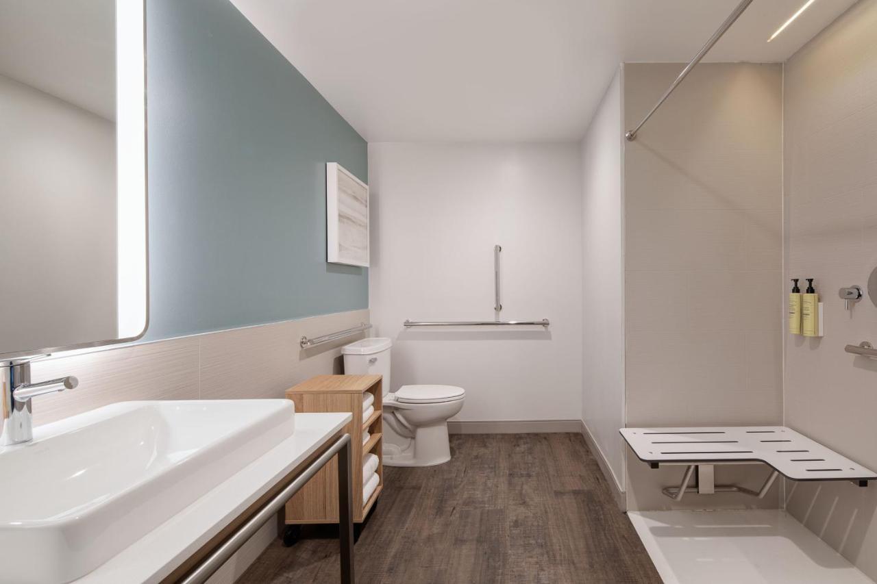 Standard Queen Room with Two Queen Beds and Kitchen - Hearing Accessible
