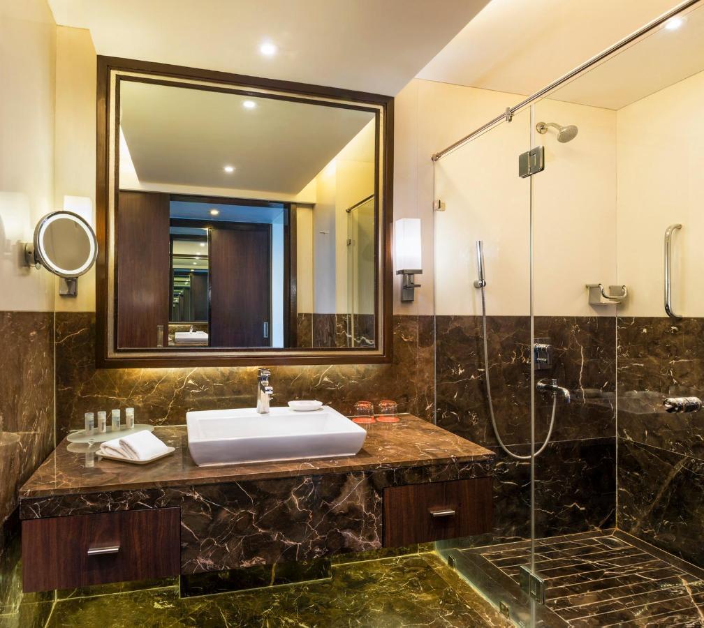 Superior King Room with City View - Club Lounge Access from 7pm - 9pm with complimentary in-house selection of liquor I 2 pints of beer and 2 pieces of laundry per day on non-cumulative basis