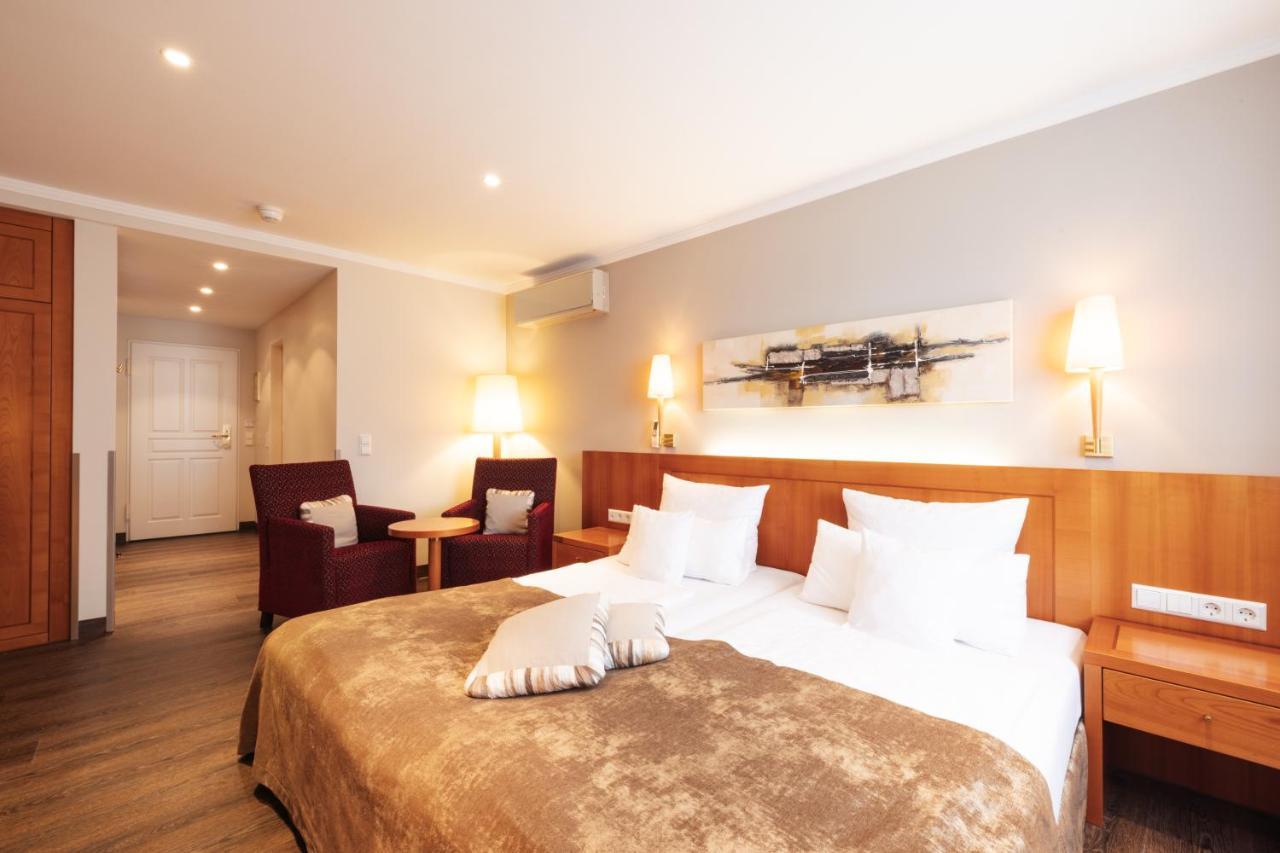 Deluxe Double or Twin Room Lake View