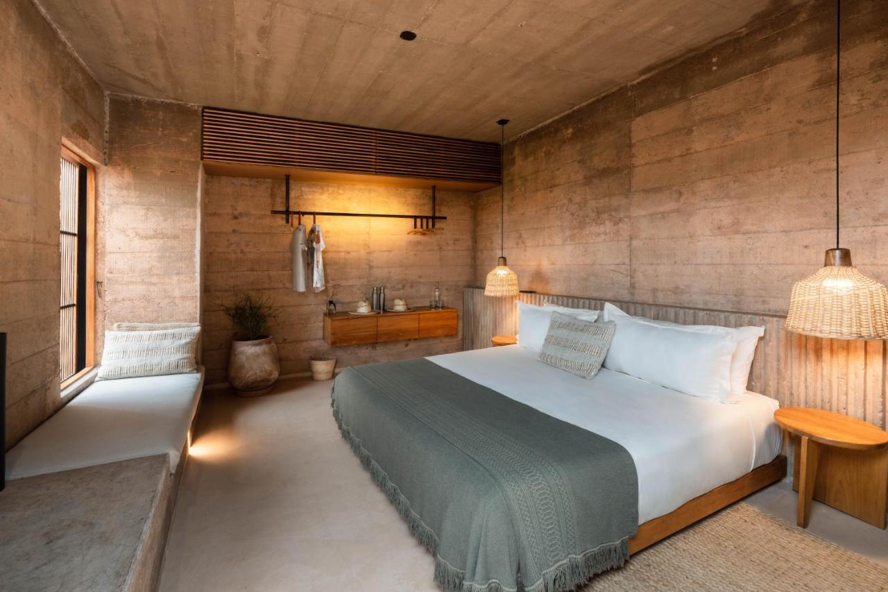 Cacti Sky Suite 1 King Bed