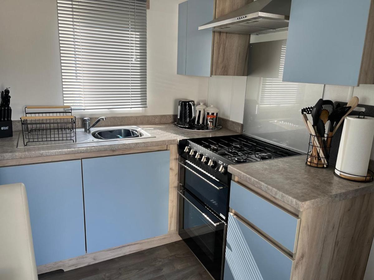 2 Single Beds Studio Room Kitchenette