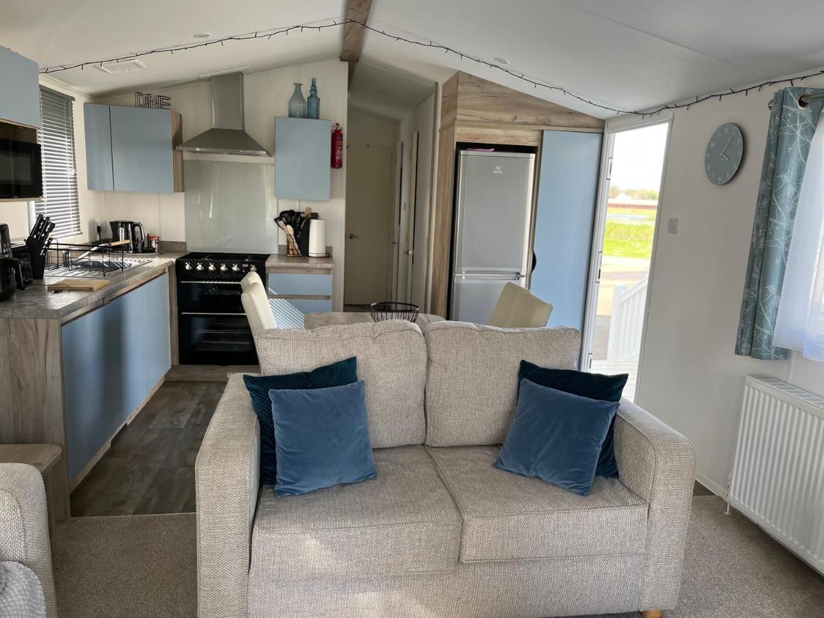 2 Single Beds Studio Room Kitchenette