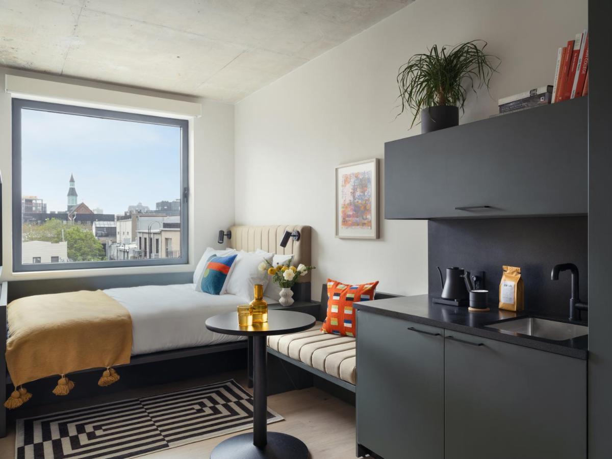Standard Queen Room