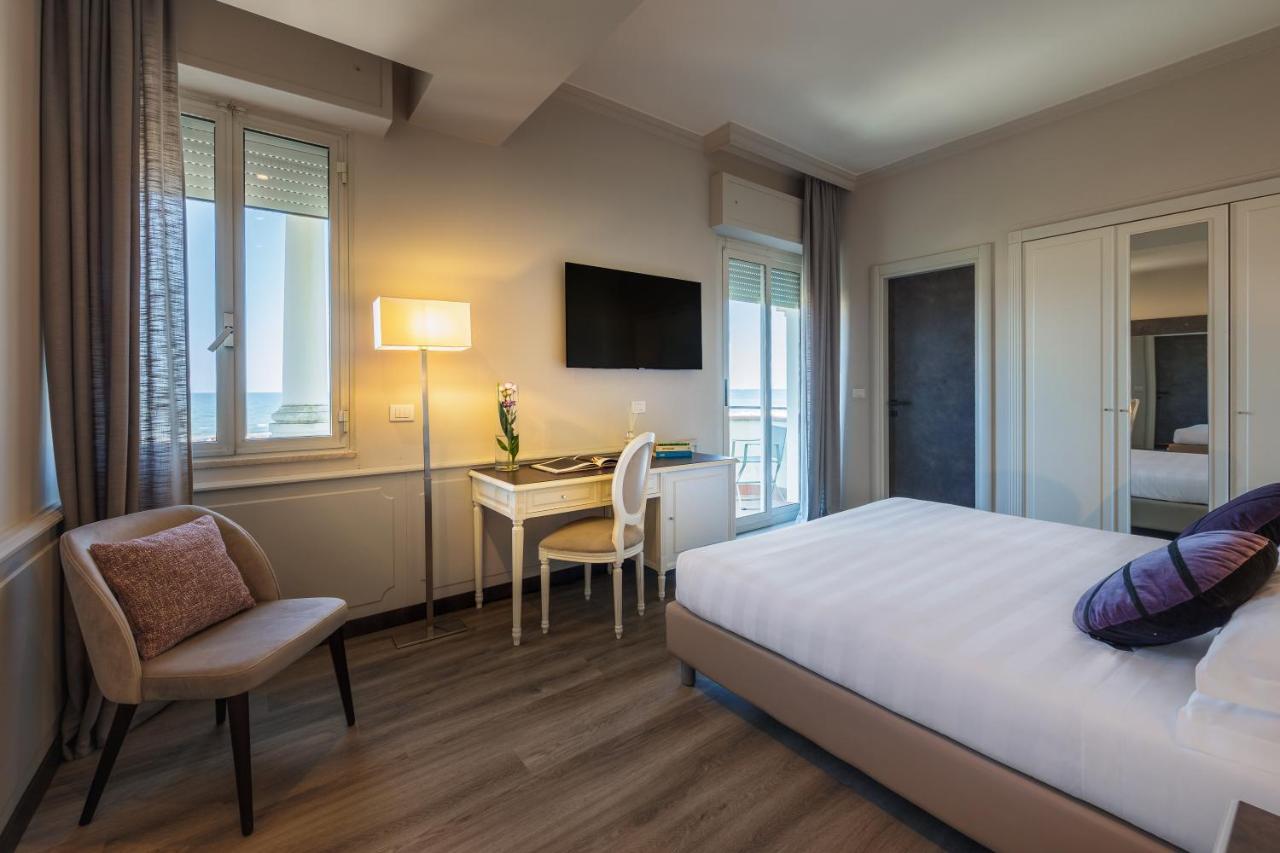 Double or Twin Room Sea View