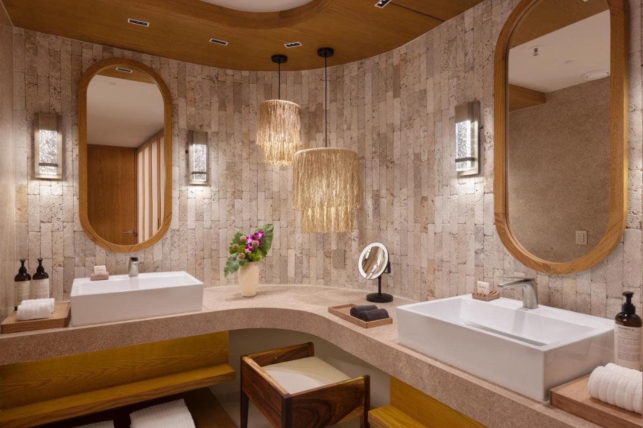 Junior King Suite Partial Ocean View
