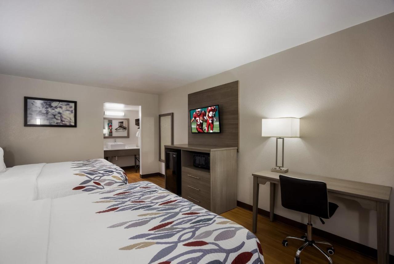 Deluxe Room Two Queen Beds Smoke