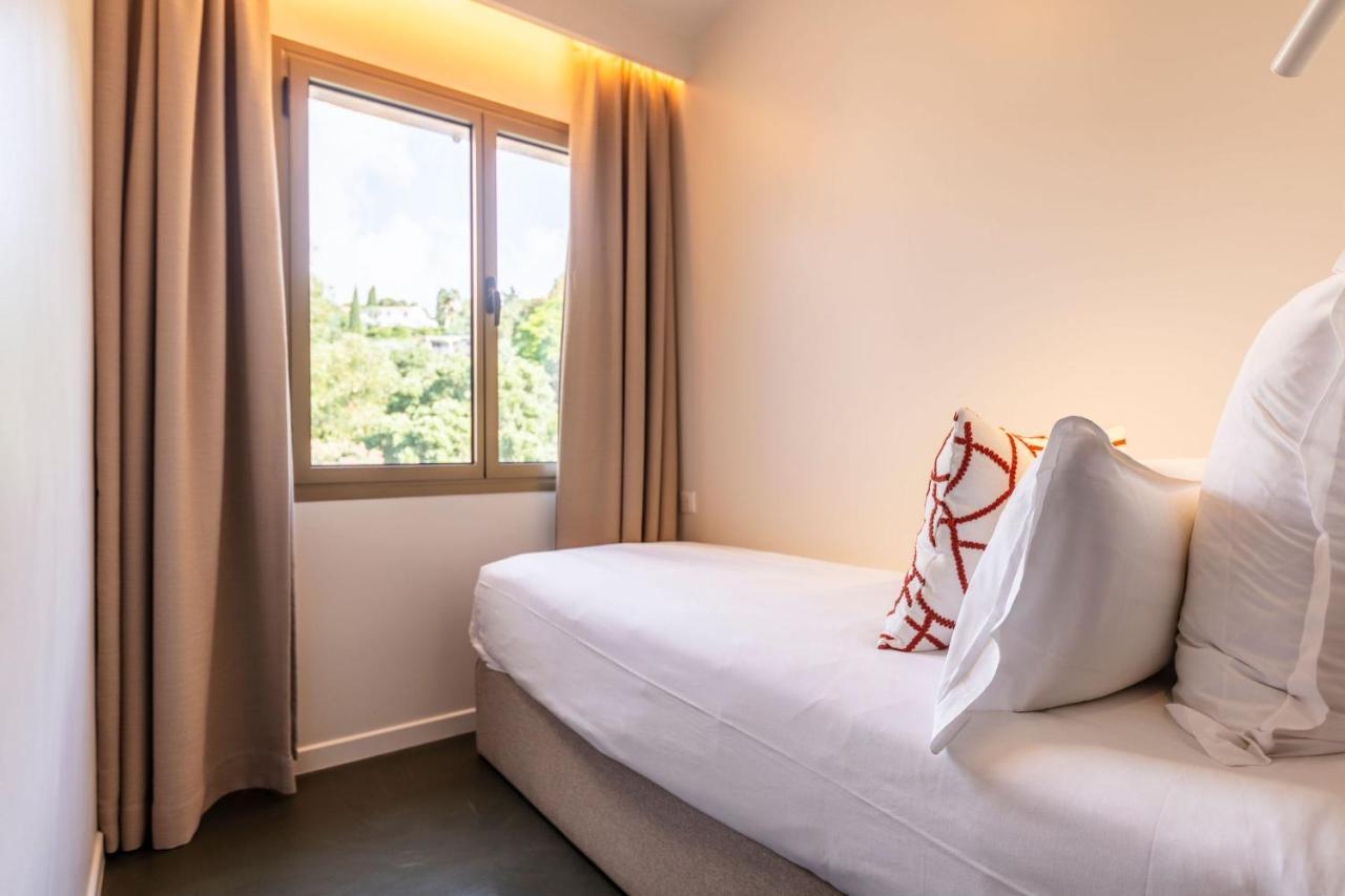 Chambre Club Balcon,1565540860:JPEG