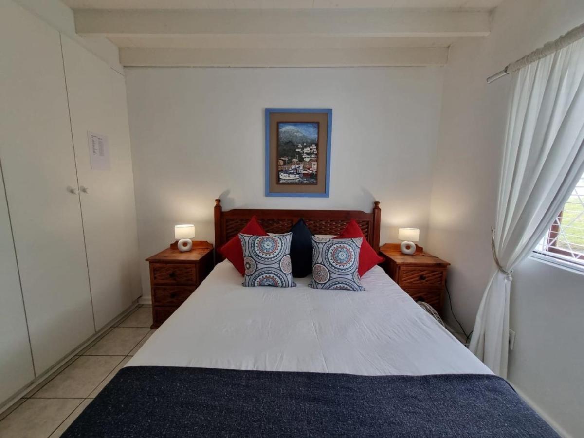 King Room Bathtub Mobility Access or Hearing Accessible