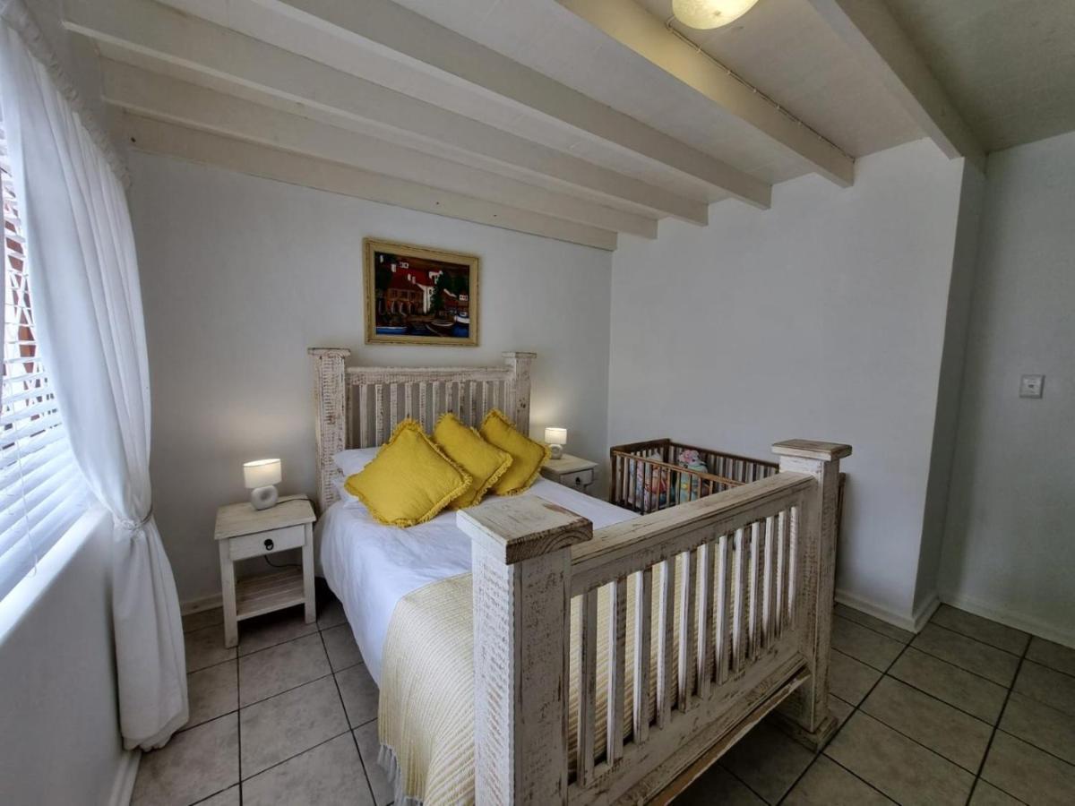 King Room Bathtub Mobility Access or Hearing Accessible