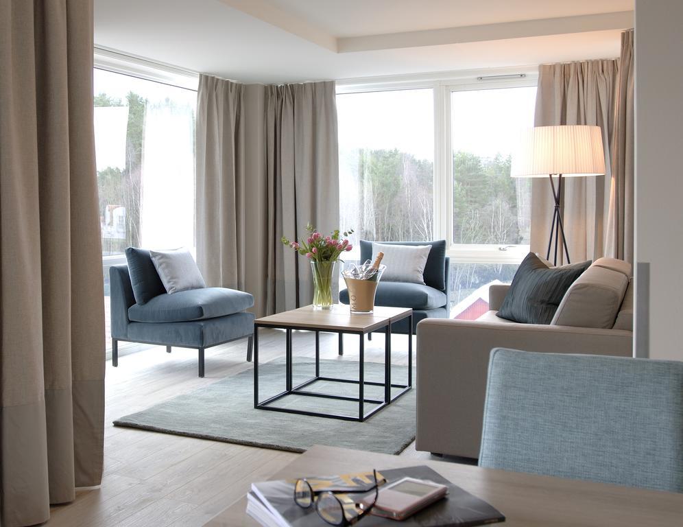 One-Bedroom Suite with Sea View