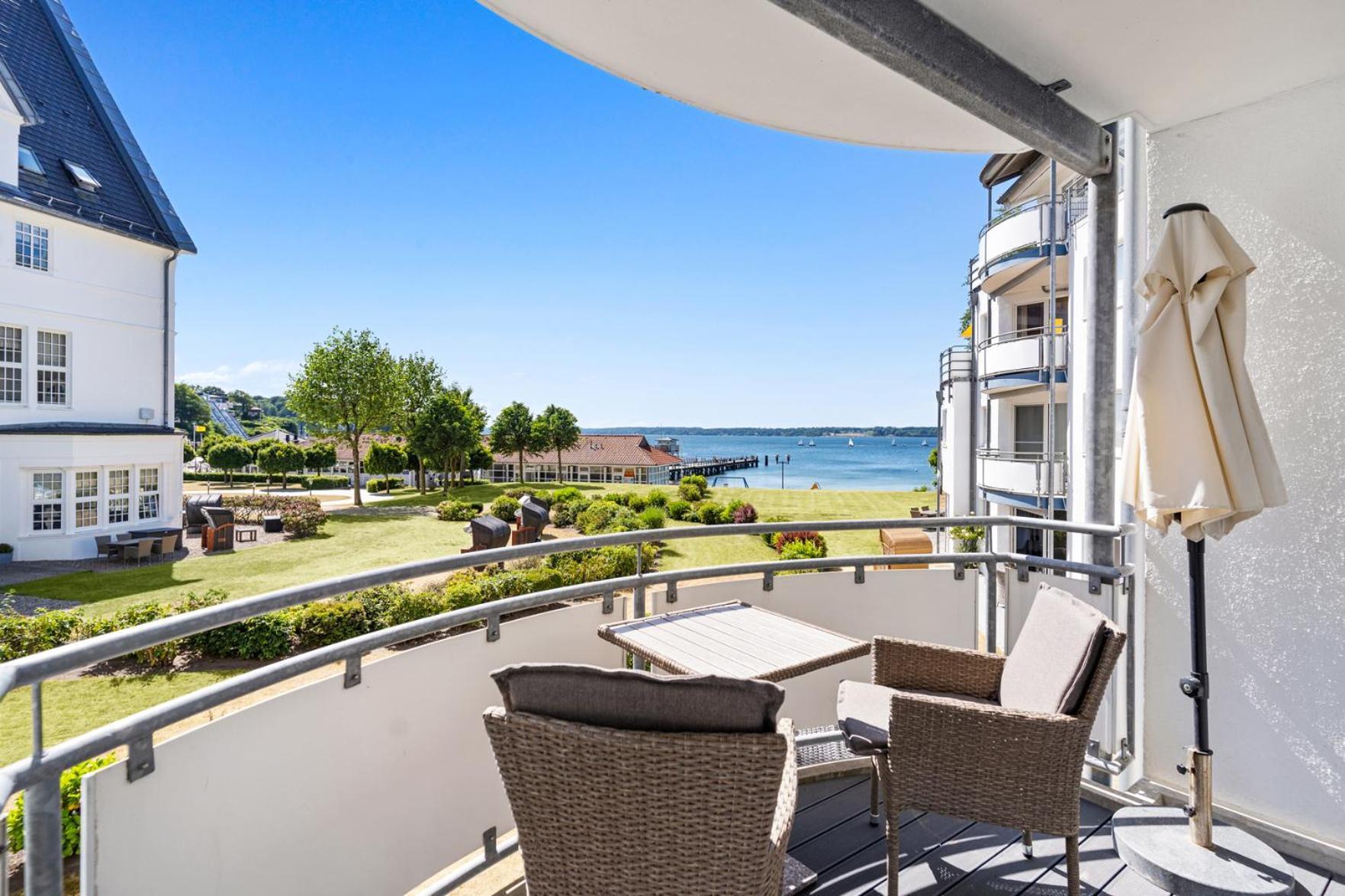 Apartment Balcony Annex building