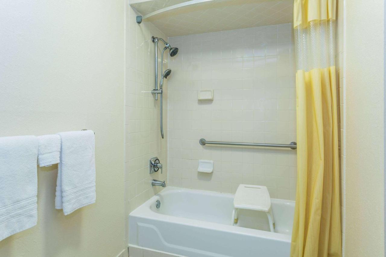 King Room Disability Access or Non-Smoking