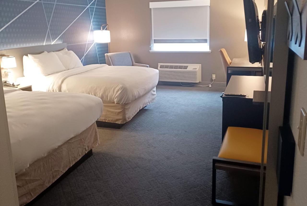Quadruple Room Two Queen Beds Non Smoking