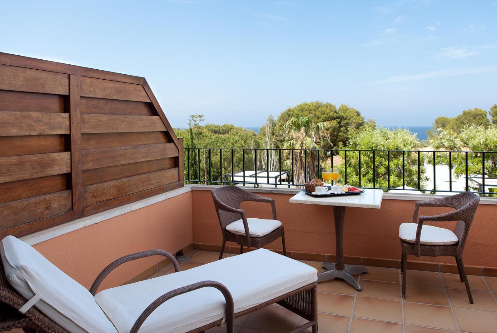 Double or Twin Room Partial Sea View