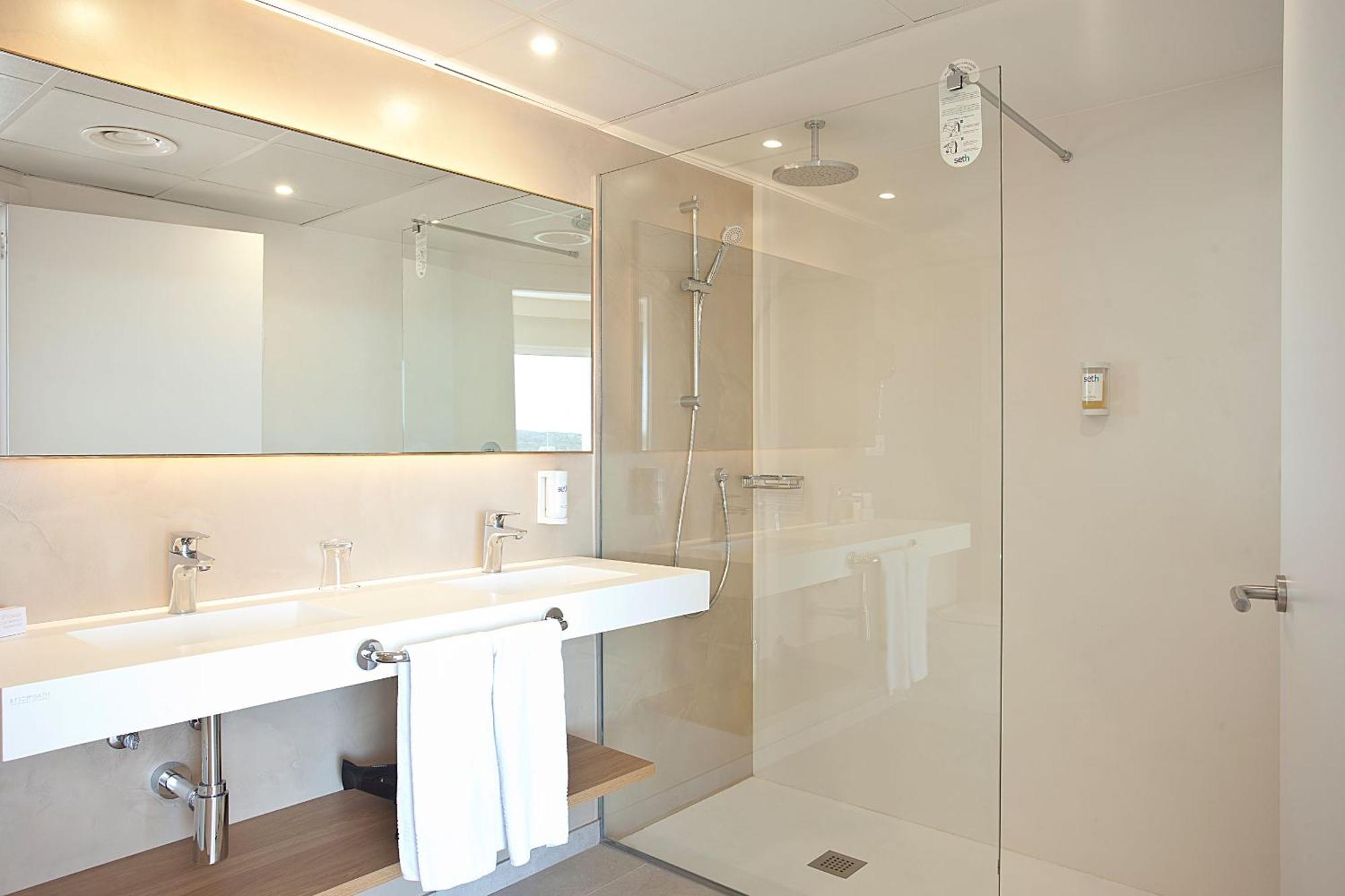 Twin Room Partial Sea View