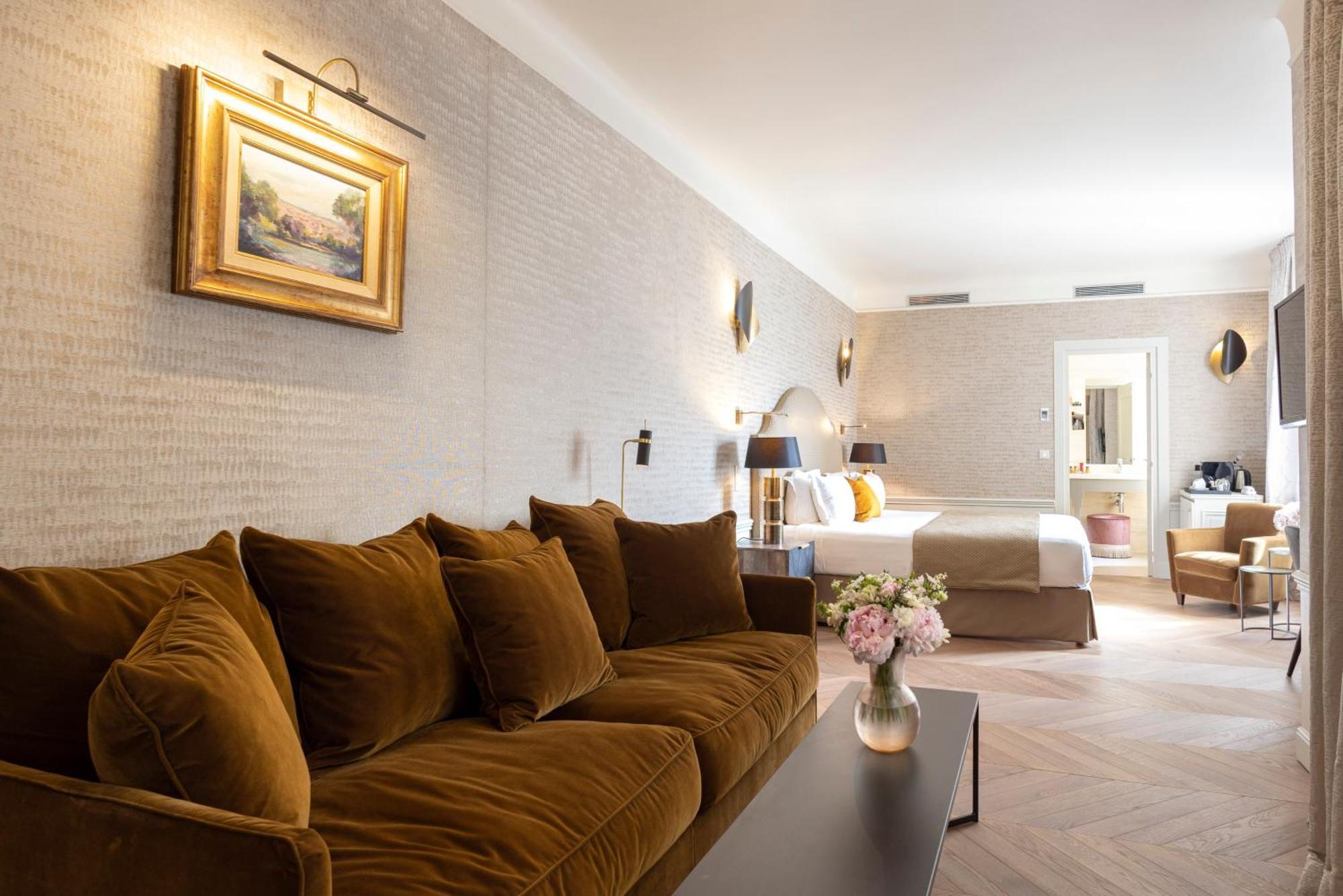 Deluxe Suite