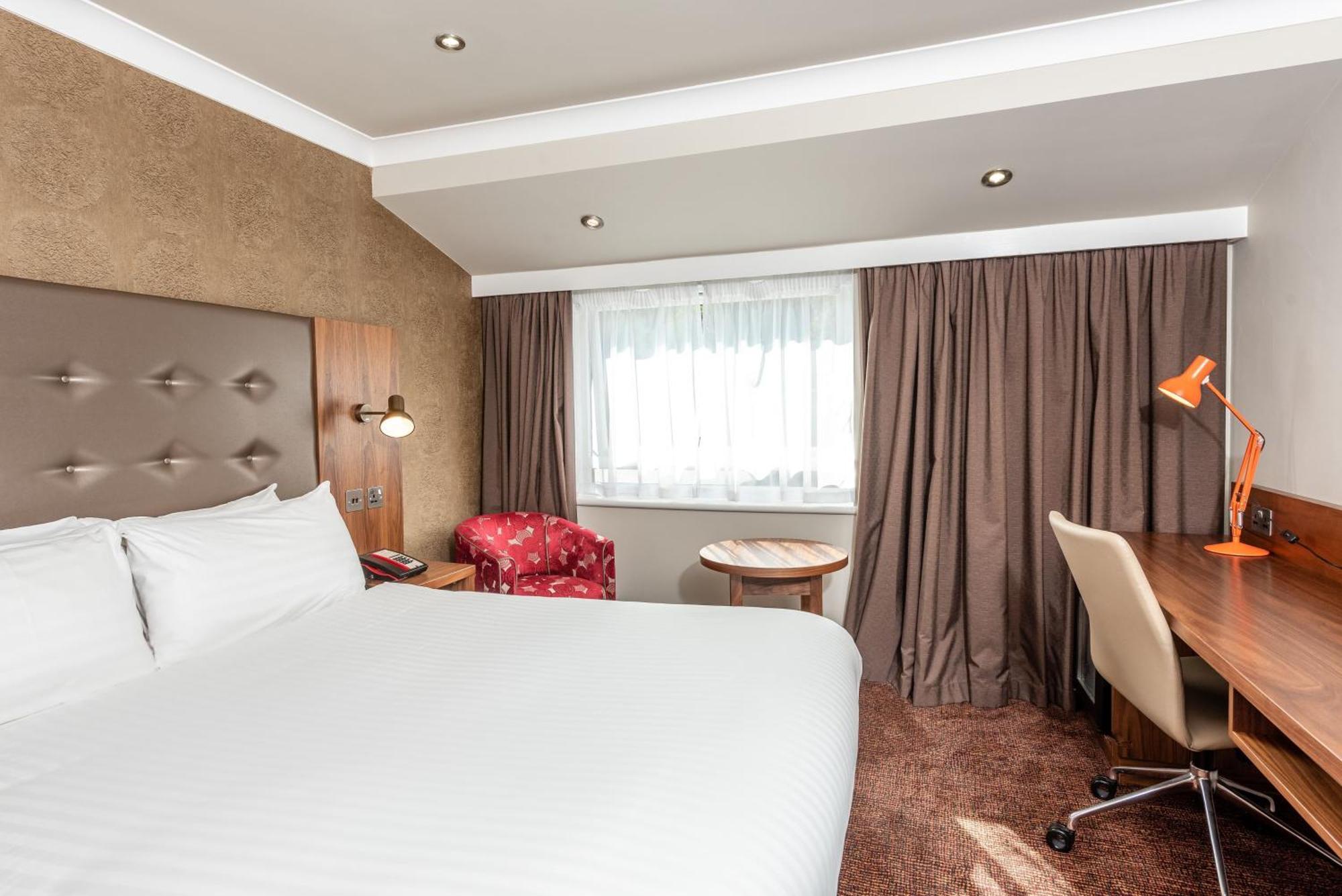 Standard Queen Room