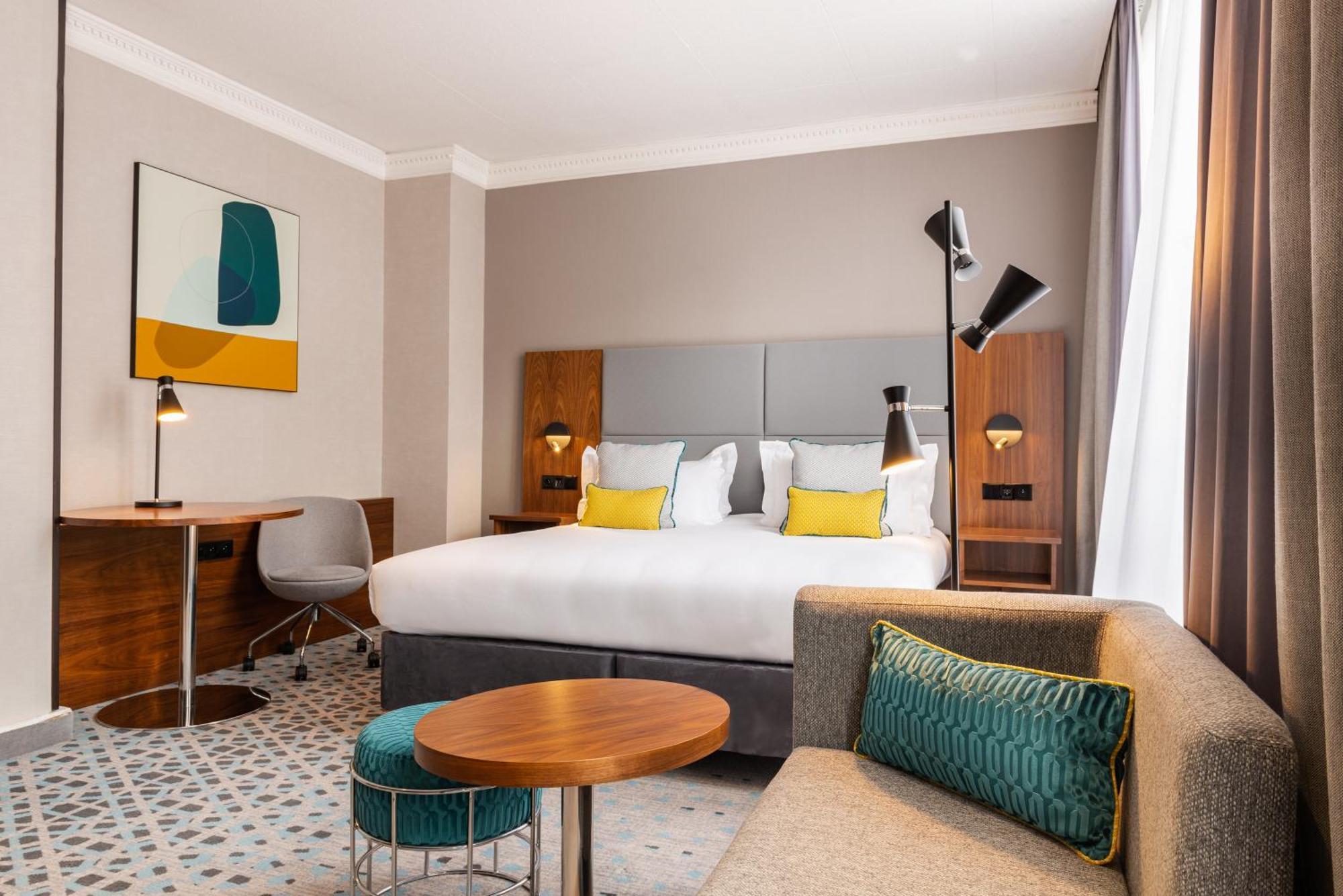 Premium King Room with Courtyard View,1653530899:JPEG