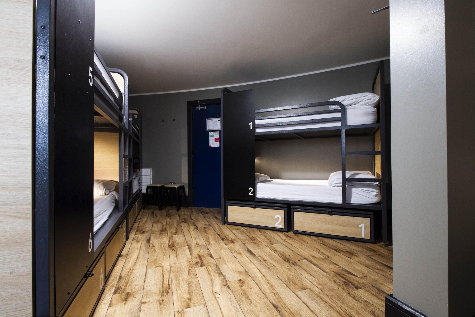 Bed Mixed Dorm,1433191939:JPEG
