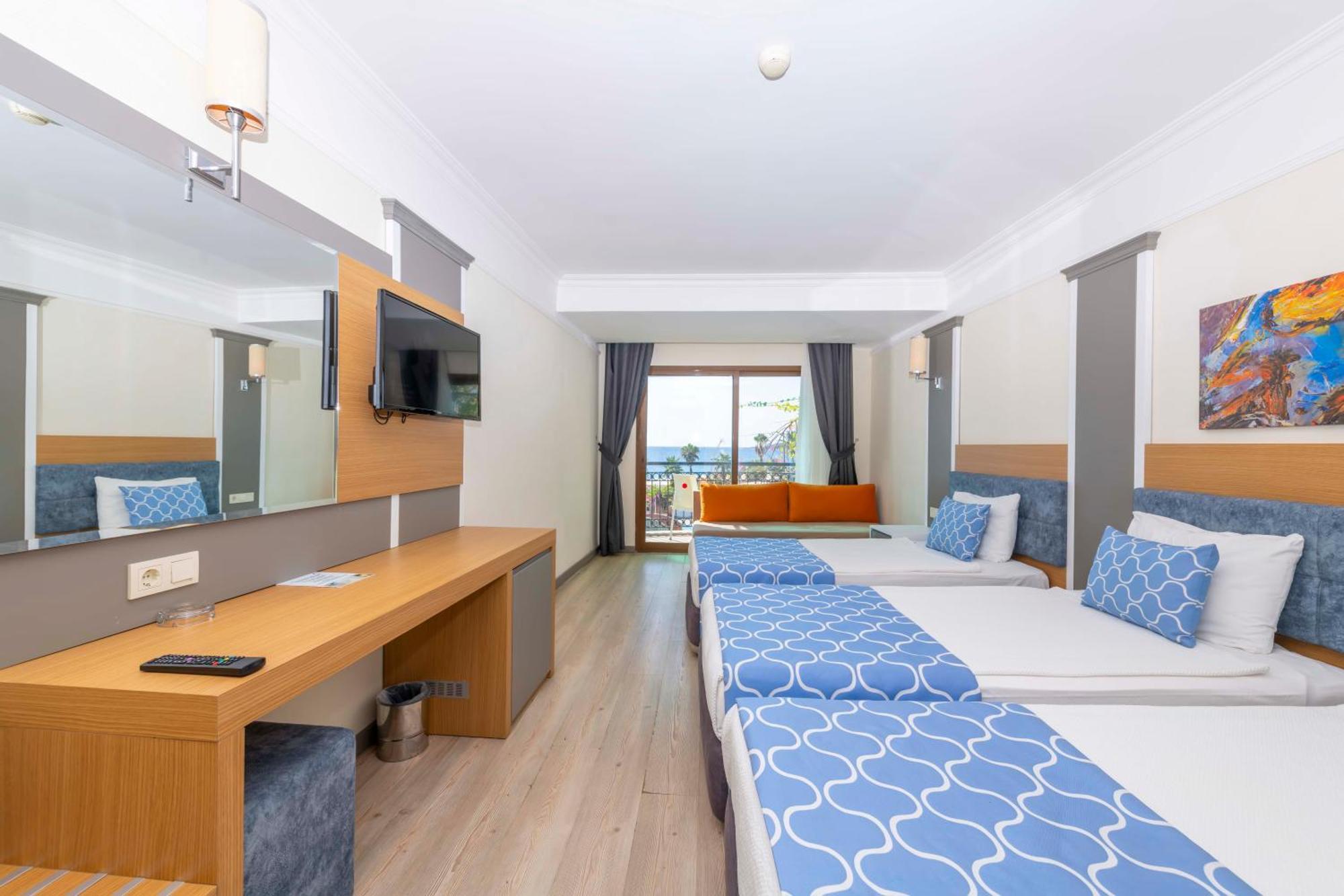Standard Room with Sea View (2 Adults + 2 Children)