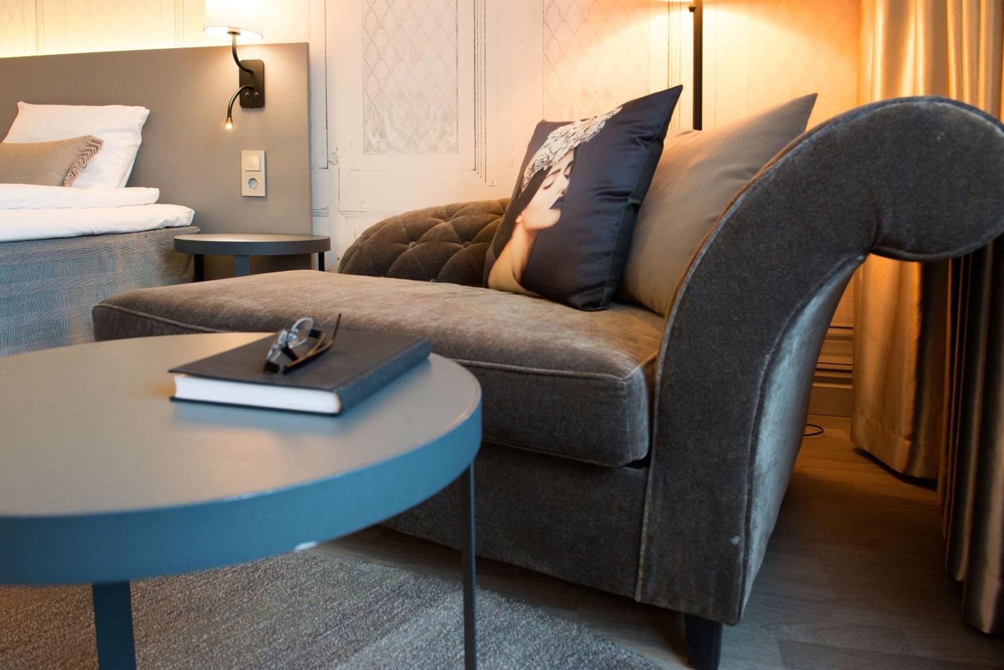 Family Room (2 Adults + 2 Children)