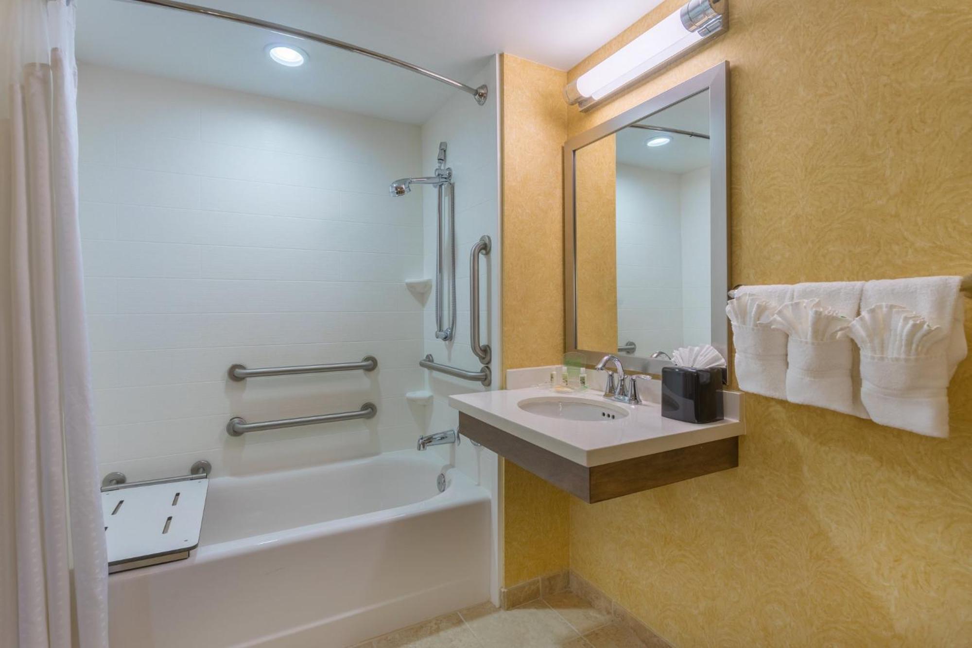 Standard King Room with Mobility Accessible Tub