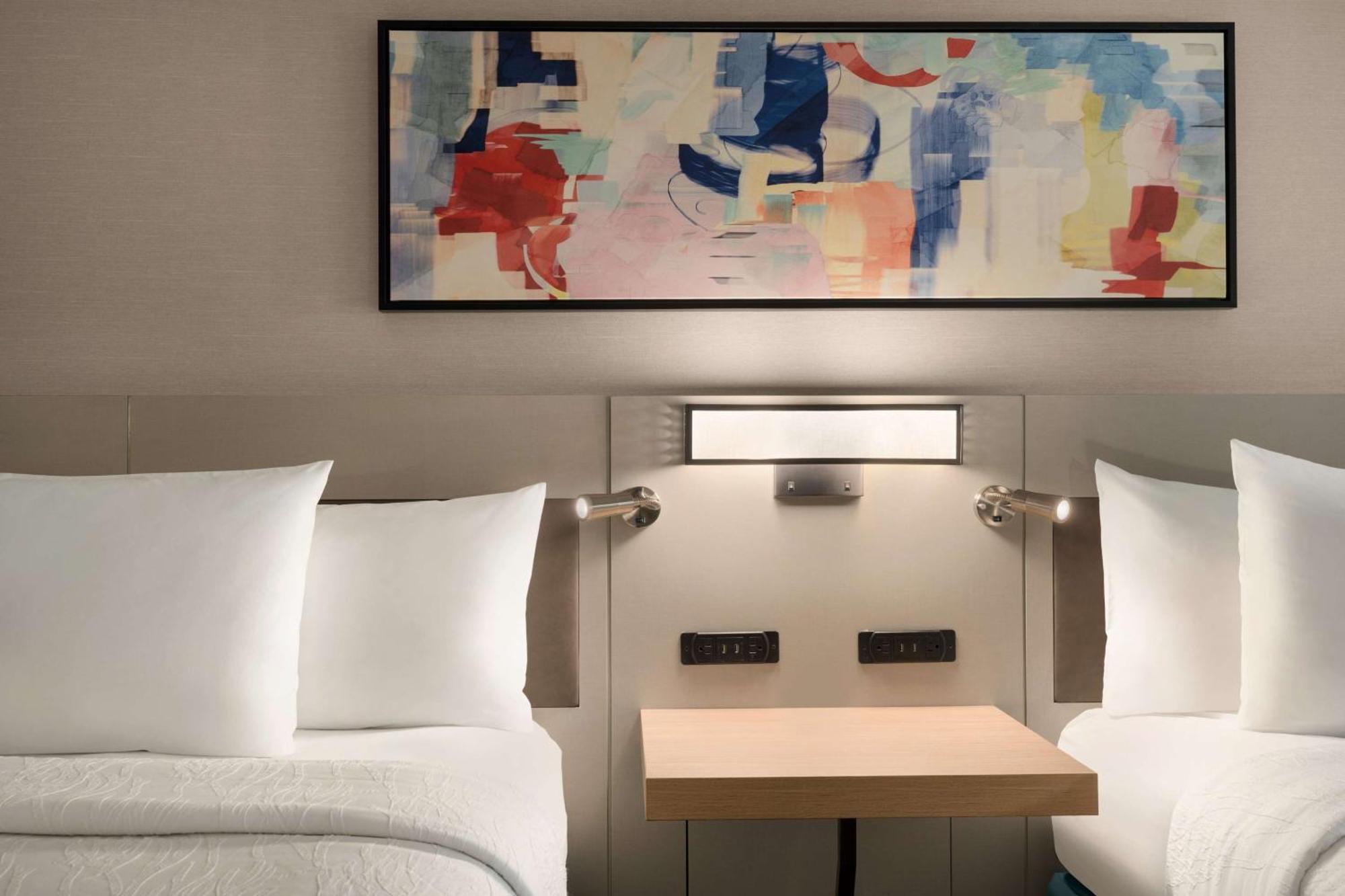 Queen Room with Two Queen Beds and Accessible Tub - Mobility Access