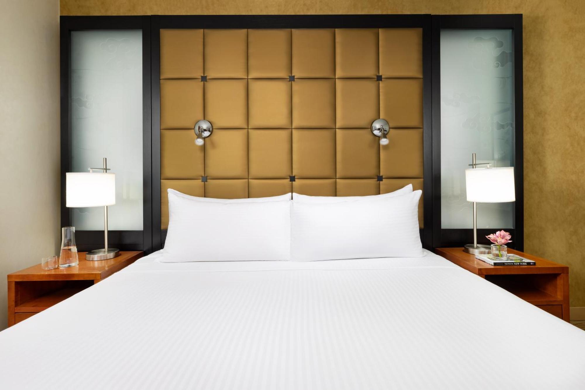 Queen Room Roll Shower Hearing or Mobility Accessible