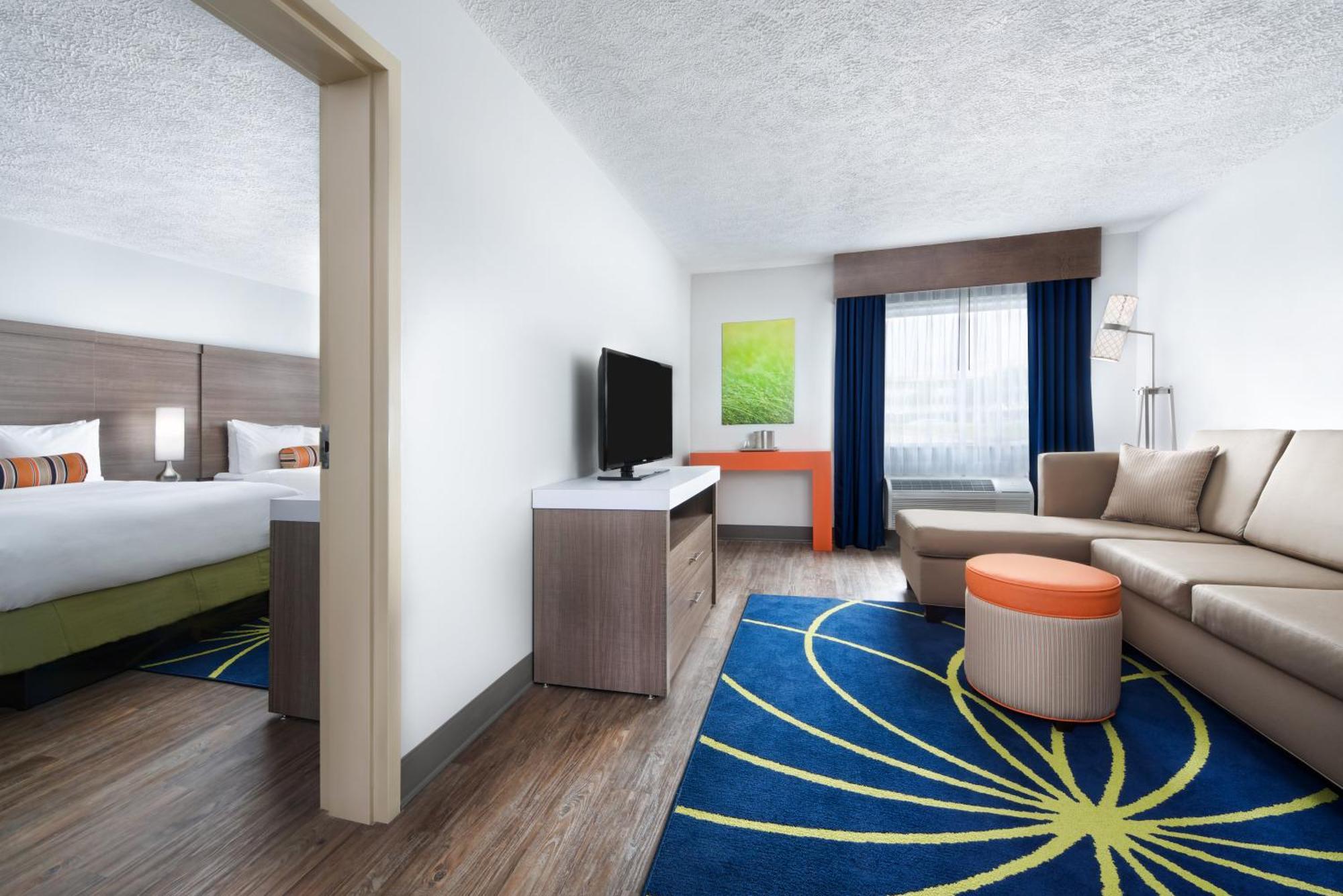 Double Suite Two Double Beds Non-Smoking