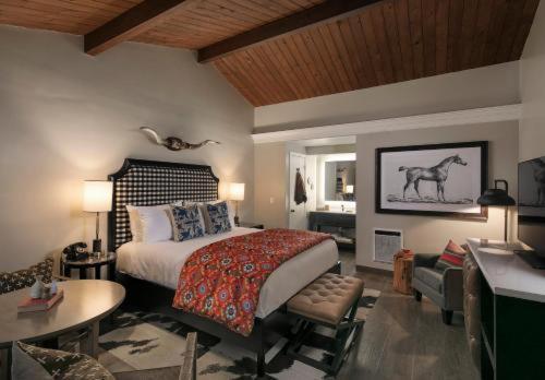 Standard King Room