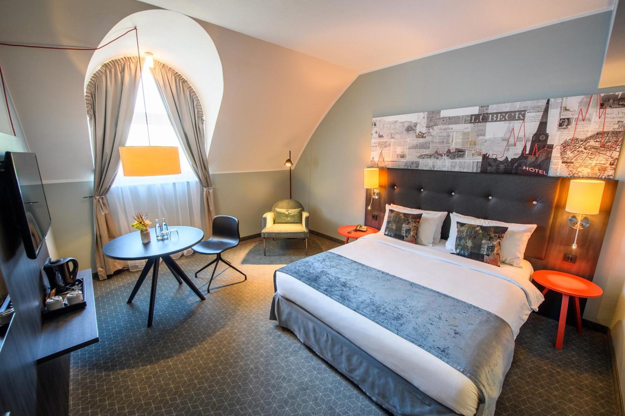 Standard Queen Room
