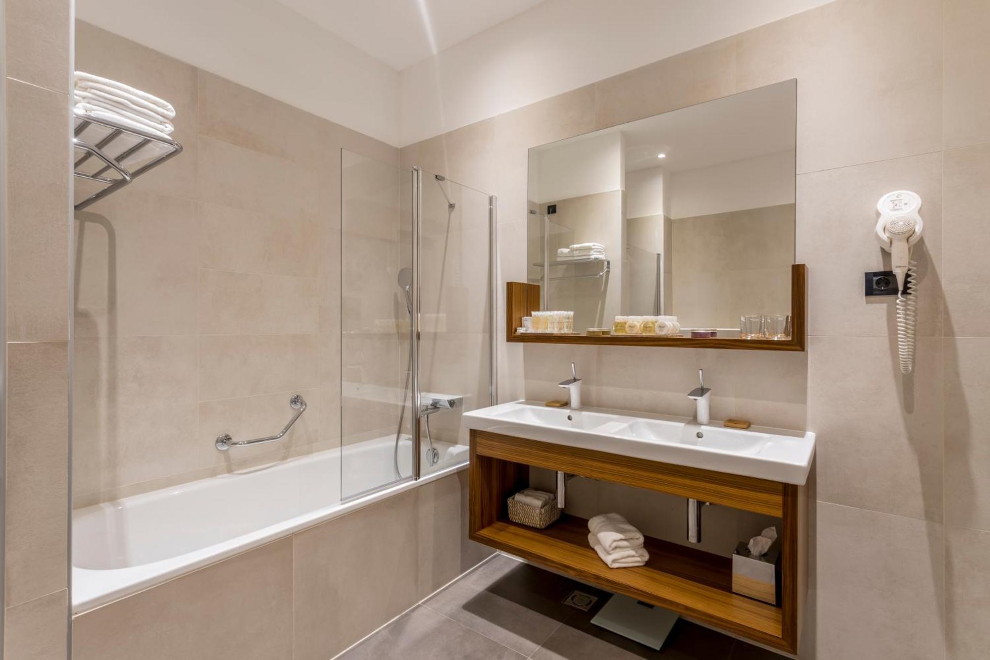 Superior Double Room City View Spa Access